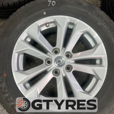 NISSAN  R17 5x114.3 7JJ ET45 (70D40325)